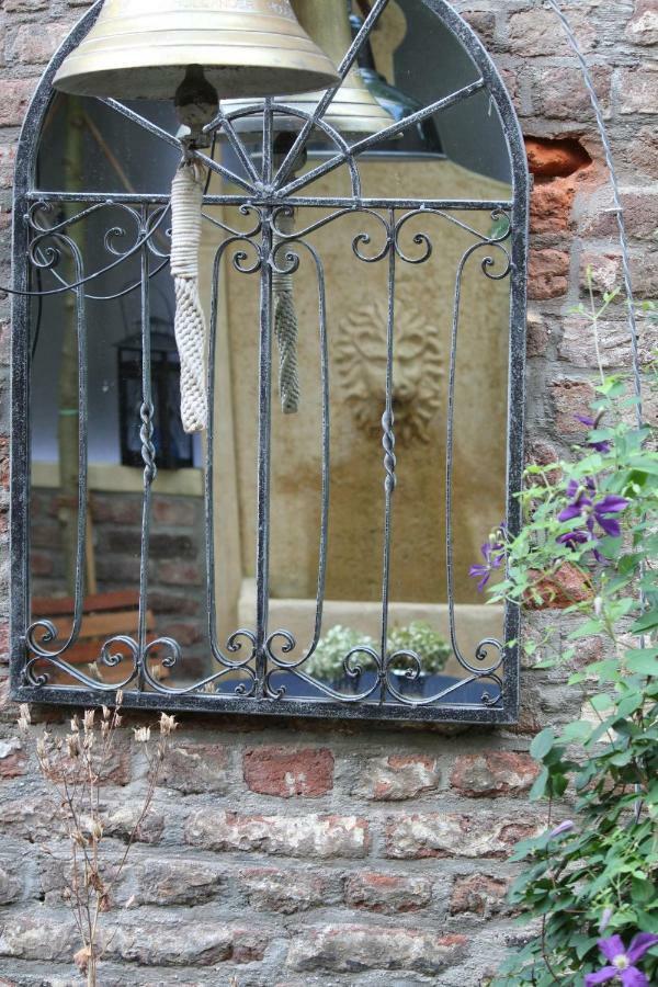 Artagnan Bed & Breakfast Maastricht Bagian luar foto
